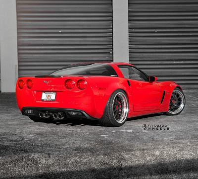 Фото дисков Strasse Wheels R10 Performance на Chevrolet Corvette C6
