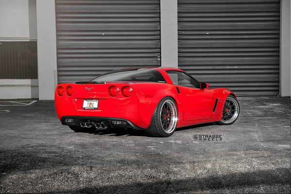 Фото дисков Strasse Wheels R10 Performance Другой цвет на Chevrolet Corvette C6