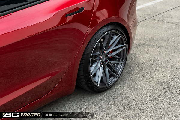 Фото дисков BC Forged HCA675 Сатиновый тонированный лак на Tesla Model 3