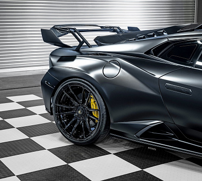 Фото дисков Strasse Wheels SV12 Deep Concave Duoblock на Lamborghini Huracan