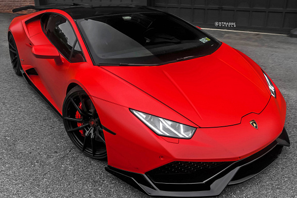 Фото дисков Strasse Wheels SV1 Deep Concave Monoblock Черный глянец на Lamborghini Huracan