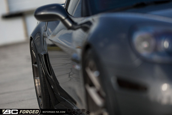 Фото дисков BC Forged HCS02 Глянцевый темный лак на Chevrolet Corvette C6