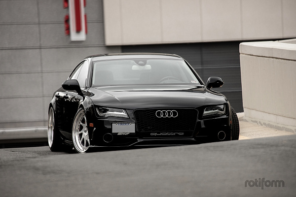 Фото дисков Rotiform OZT Серебро на Audi A/RS 7 (4G)