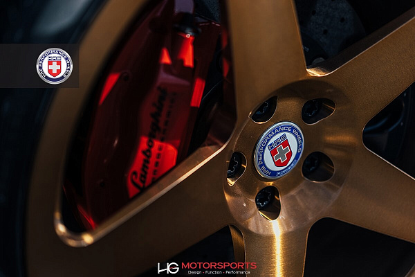 Фото дисков HRE 305M Глянцевая темная медь на Lamborghini Huracan