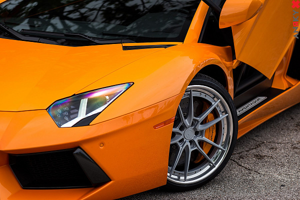 Фото дисков Anrky AN34 Сатиновый лак на Lamborghini Aventador