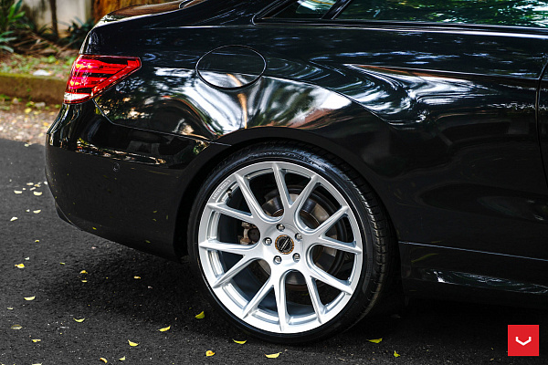 Фото дисков Vossen VFS-6 Серебро на Mercedes-Benz E-Class (W212, S212, C207)