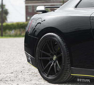 Фото дисков Strasse Wheels SV1 Deep Concave Monoblock на Nissan GT-R