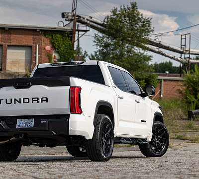 Фото дисков Vossen HF6-4 на Toyota Tundra III