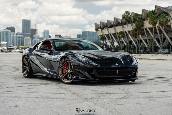 Фото дисков Anrky AN27 Сатиновая темная бронза на Ferrari 812