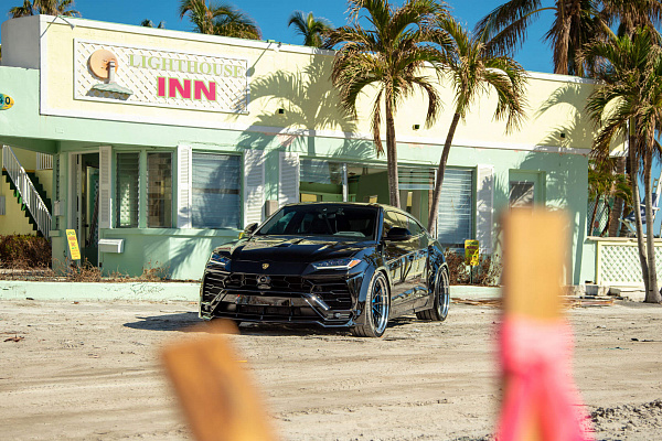 Фото дисков HRE S204H Черный глянец на Lamborghini Urus