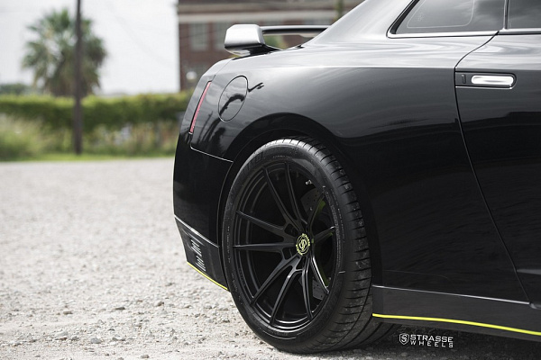 Фото дисков Strasse Wheels SV1 Deep Concave Monoblock Черный сатин на Nissan GT-R