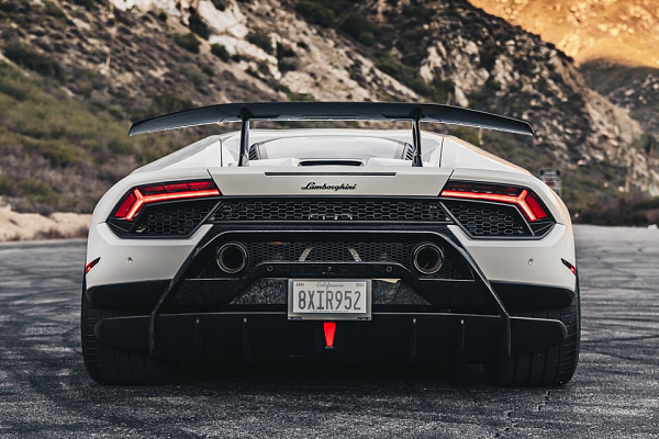 Фото дисков Brixton Forged PF10 Черный сатин на Lamborghini Huracan