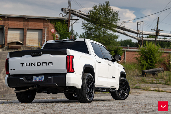 Фото дисков Vossen HF6-4 Черный сатин на Toyota Tundra III