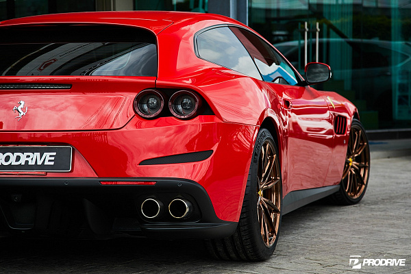 Фото дисков HRE P104SC Глянцевая бронза на Ferrari GTC4Lusso