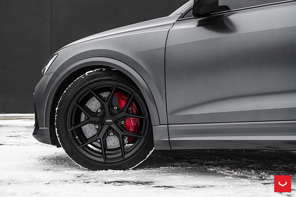 Фото дисков Vossen HF-5 Черный сатин на Audi Q8
