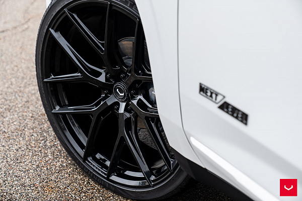 Фото дисков Vossen HF6-4 Черный глянец на GMC Yukon V