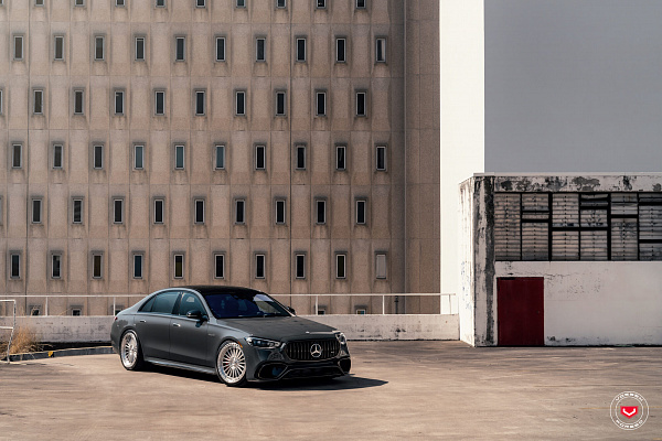 Фото дисков Vossen GEN-04 (3-piece) Глянцевый лак на Mercedes-Benz S-Class (W223)