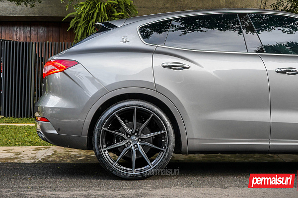 Фото дисков Vossen HF-3 Алмазная проточка на Maserati Levante