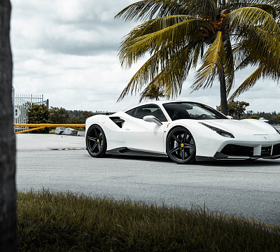 Фото дисков Vossen M-X5 на Ferrari 488