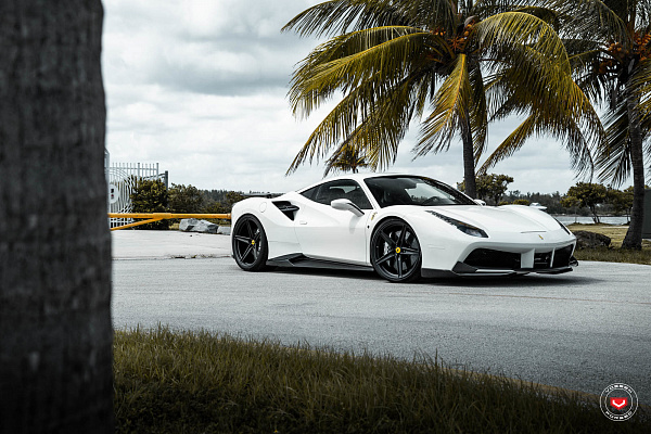 Фото дисков Vossen M-X5 Черный сатин на Ferrari 488