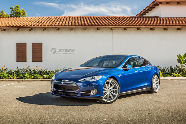 Фото дисков Vossen VFS-1 Серебро на Tesla Model S