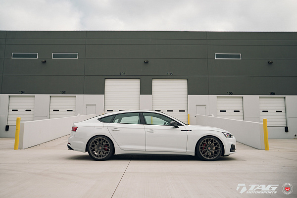 Фото дисков Vossen S17-01 Глянцевый темный лак на Audi A/S/RS 5 (F5)