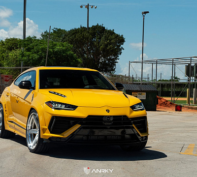 Фото дисков Anrky RS5.3 на Lamborghini Urus