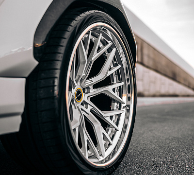 Фото дисков Brixton Forged PF10 на Lamborghini Urus