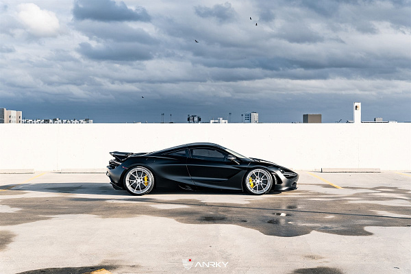 Фото дисков Anrky AN32 Полированный лак на McLaren 720S