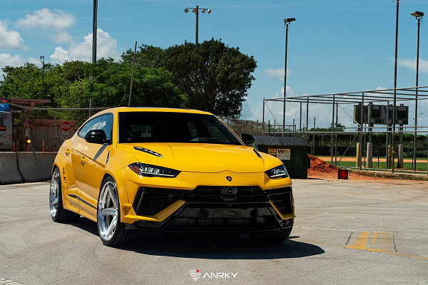 Фото дисков Anrky RS5.3 Глянцевый лак на Lamborghini Urus