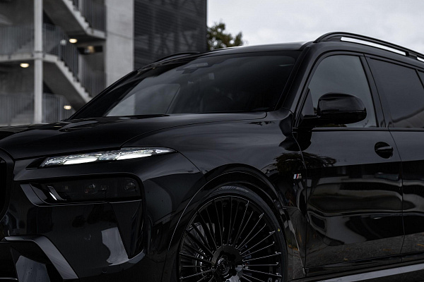 Фото дисков ST Wheels ST3 Черный глянец на BMW X7 (G07)