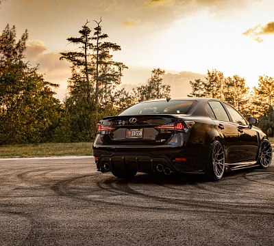 Фото дисков Vossen M-X3 на Lexus GS IV