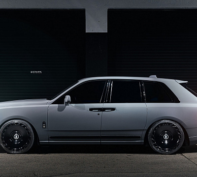 Фото дисков Strasse Wheels SV101 Deep Concave Duoblock RR на Rolls-Royce Cullinan