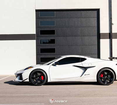 Фото дисков Anrky XR-105 на Chevrolet Corvette C8