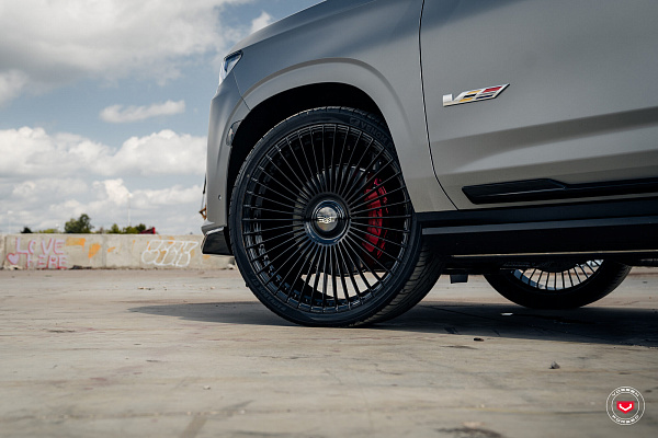Фото дисков Vossen S17-16 Черный глянец на Cadillac Escalade V
