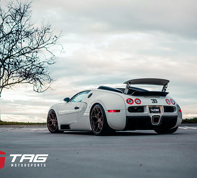 Фото дисков HRE P111SC на Bugatti Veyron