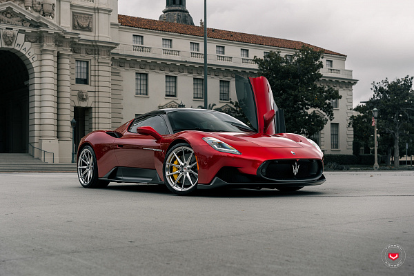 Maserati MC20