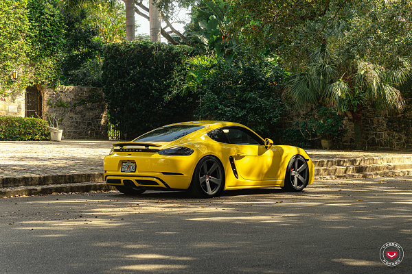 Фото дисков Vossen CG-210 Сатиновый графит на Porsche Cayman III