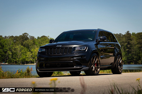 Фото дисков BC Forged RZ21 Глянцевая бронза на Jeep Grand Cherokee IV