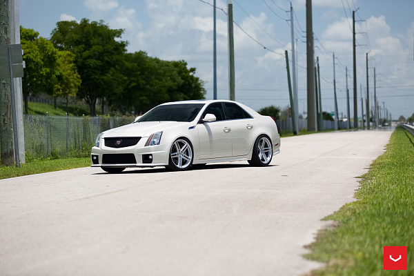 Фото дисков Vossen VFS-5 Серебро на Cadillac CTS II