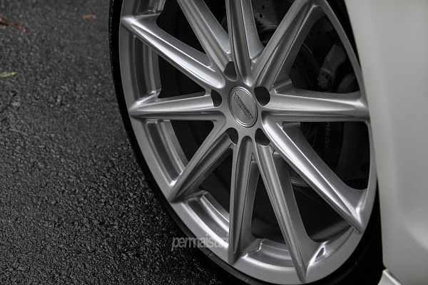 Фото дисков Vossen VFS-10 Серебро на Mercedes-Benz CLS (C218)