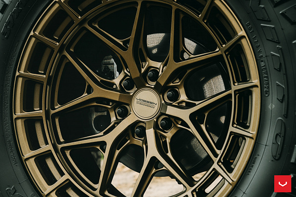 Фото дисков Vossen HFX-1 (6-Lug) Сатиновое темное золото на Ford Bronco