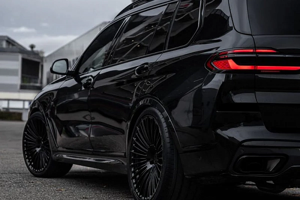 Фото дисков ST Wheels ST3 Черный глянец на BMW X7 (G07)