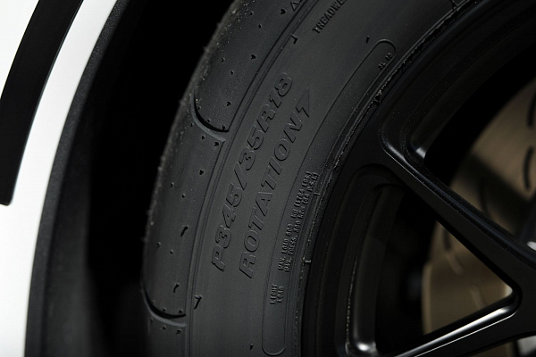 Фото дисков BC Forged RZ05 Черный сатин на Chevrolet Corvette C7