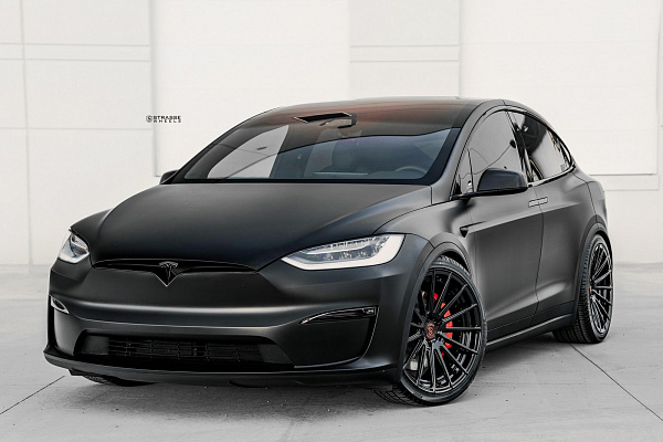 Фото дисков Strasse Wheels SV15 Deep Concave Duoblock Черный глянец на Tesla Model X