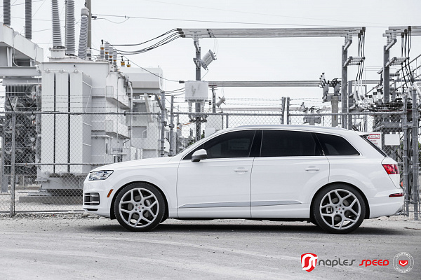Фото дисков Vossen CG-205 Серебро на Audi Q7 (4M)