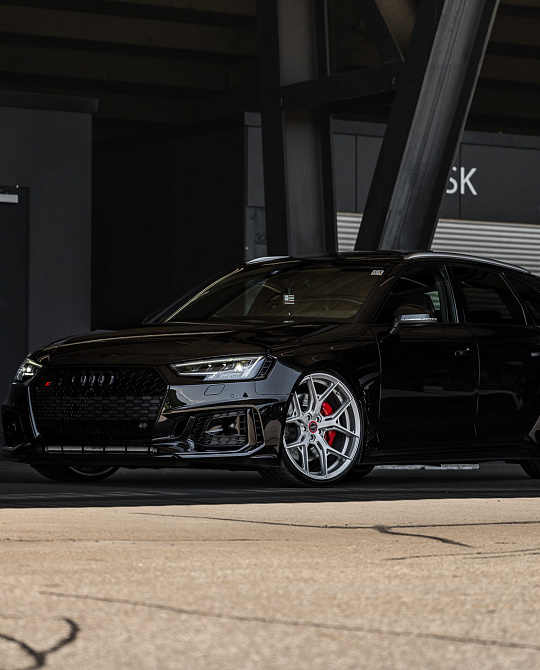 Фото дисков HF-5 Серебро на Audi A/S/RS 4 (B9)