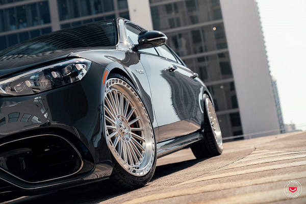 Фото дисков Vossen GEN-04 (3-piece) Глянцевый лак на Mercedes-Benz S-Class (W223)