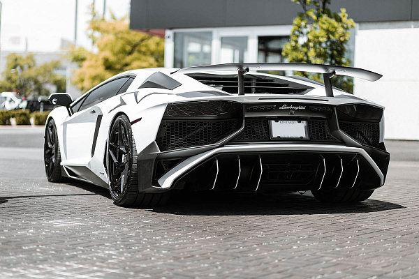 Фото дисков Brixton Forged PF5 Черный глянец на Lamborghini Aventador