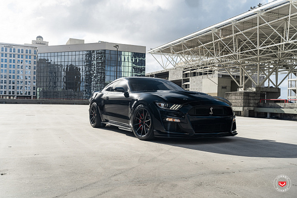Фото дисков Vossen M-X2 Черный глянец на Ford Mustang VI